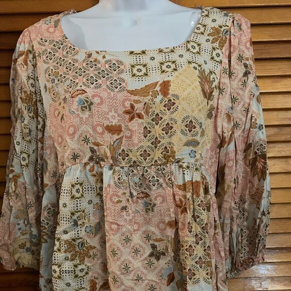 NWOT! Pretty Boho Geometric and Floral design Women’s Tunic top Summer festival - Picture 2 of 7